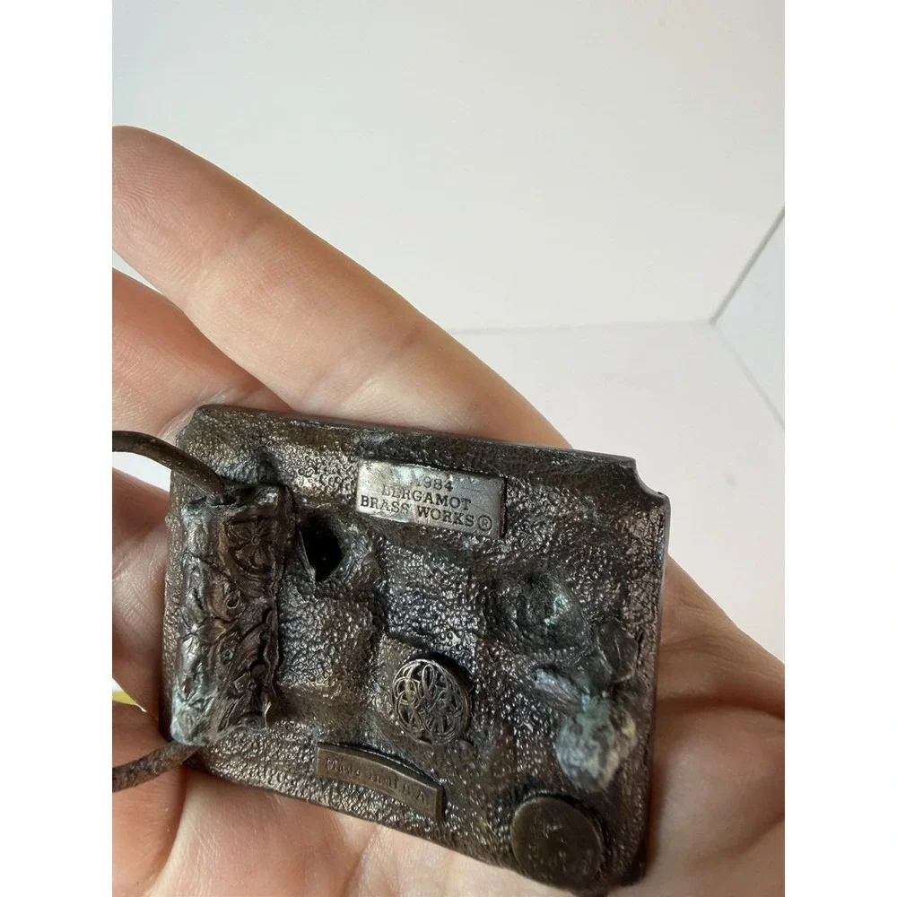 1984‎ Bergamot Cougar Mountain Lion Big Cat Belt Buckle Small